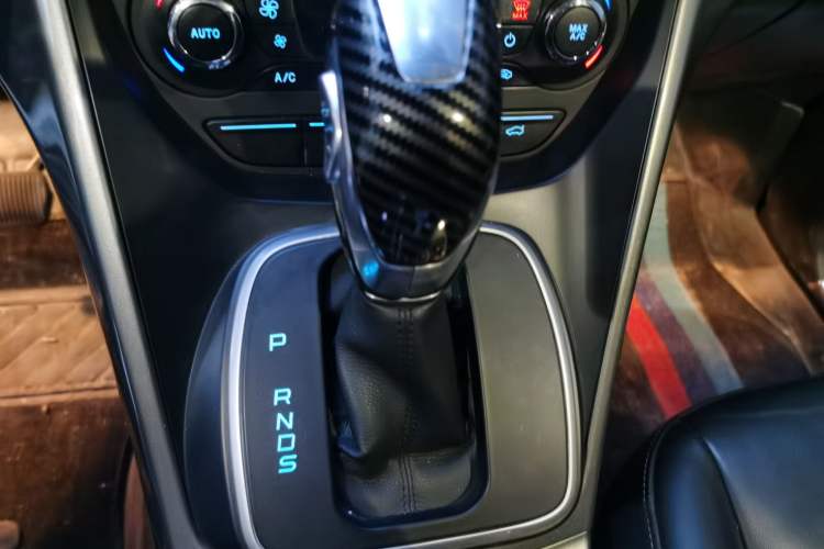 Used Ford Kuga 2015 1.5L GTDi Four-Wheel-Drive Elite Model Gear Lever