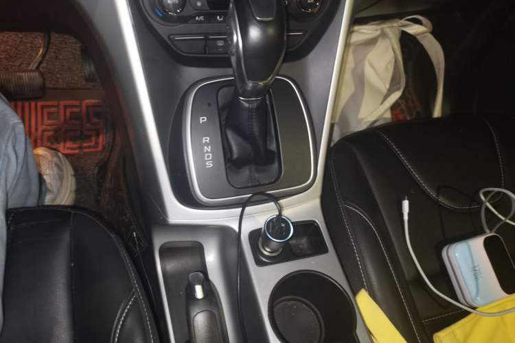 Used Ford Kuga 2015 1.5L GTDi Two-Wheel-Drive Comfort Model Gear Lever