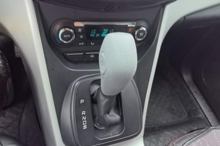 Used Ford Kuga 2015 1.5L GTDi Two-Wheel-Drive Comfort Model Gear Lever