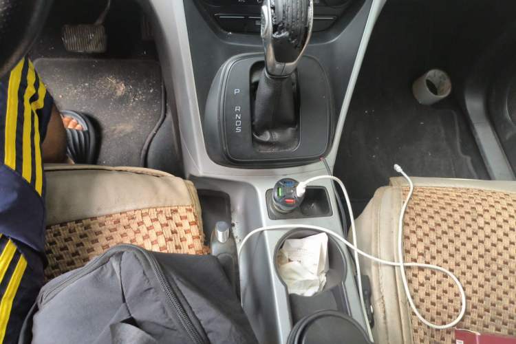 Used Ford Kuga 2015 1.5L GTDi Two-Wheel-Drive Comfort Model Gear Lever