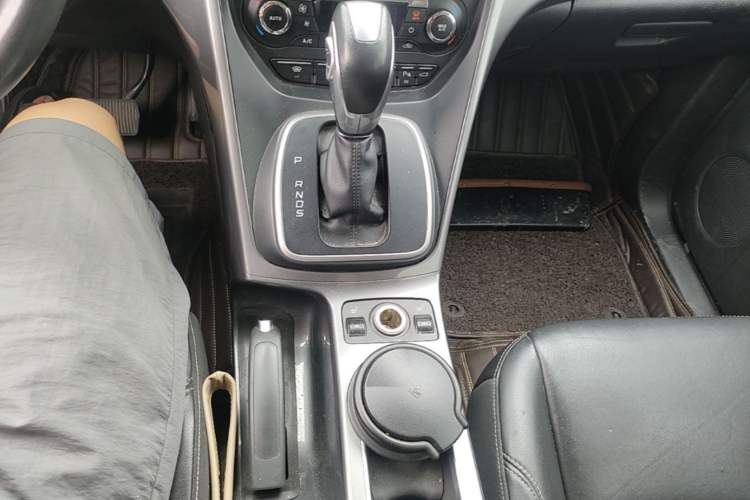 Used Ford Kuga 2015 2.0L GTDi Four-Wheel Drive Prestige Model Gear Lever