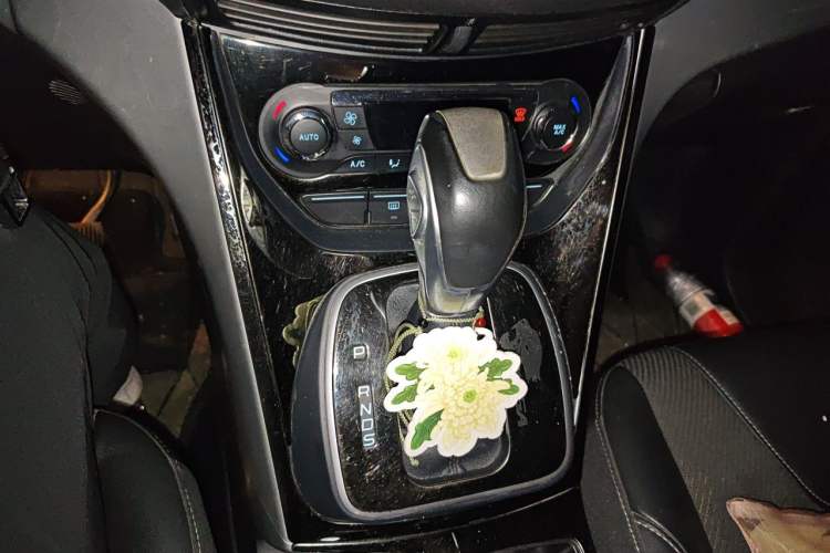 Used Ford Kuga 2015 1.5L GTDi Two-Wheel Drive Fashion Edition Gear Lever