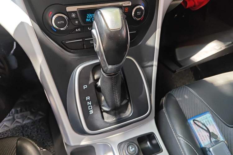 Used Ford Kuga 2015 1.5L GTDi Two-Wheel Drive Fashion Edition Gear Lever