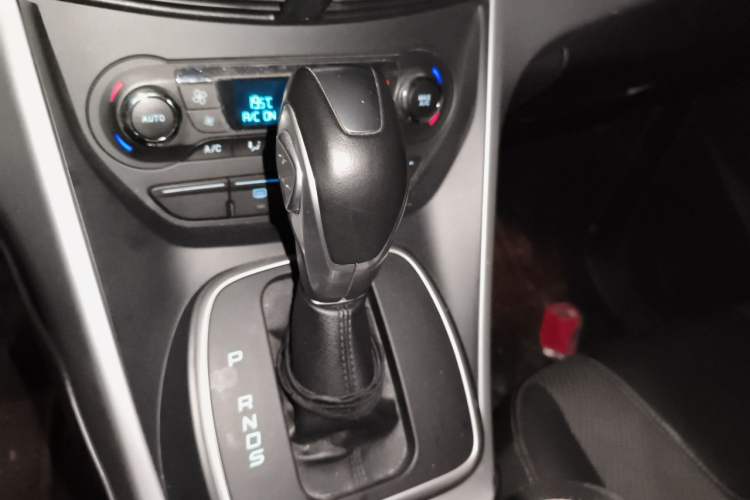 Used Ford Kuga 2015 1.5L GTDi Two-Wheel Drive Fashion Edition Gear Lever