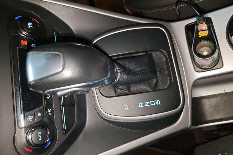 Used Ford Kuga 2015 1.5L GTDi Two-Wheel Drive Fashion Edition Gear Lever