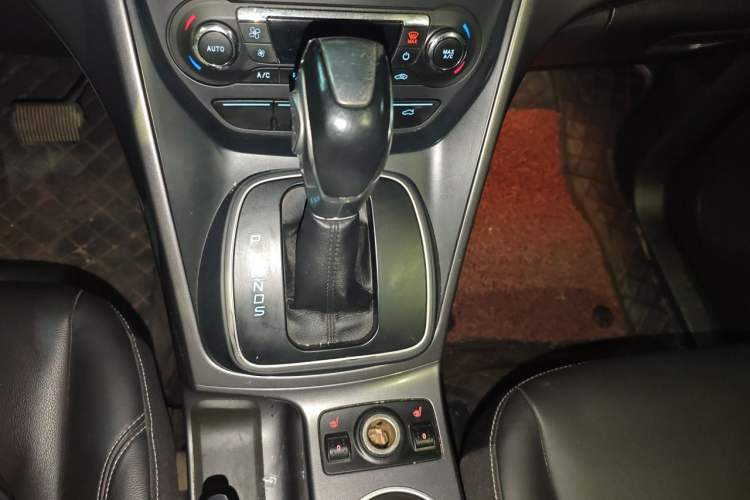 Used Ford Kuga 2015 1.5L GTDi Four-Wheel-Drive Elite Model Gear Lever
