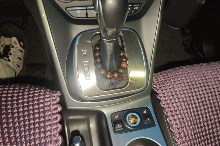 Used Ford Kuga 2015 2.0L GTDi Four-Wheel Drive Prestige Model Gear Lever