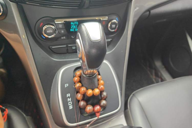 Used Ford Kuga 2015 1.5L GTDi Four-Wheel-Drive Elite Model Gear Lever