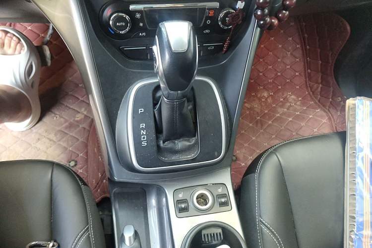 Used Ford Kuga 2015 2.0L GTDi Four-Wheel Drive Elite Model Gear Lever