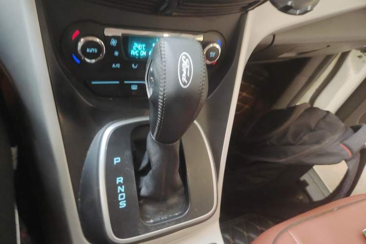 Used Ford Kuga 2015 1.5L GTDi Two-Wheel Drive Fashion Edition Gear Lever