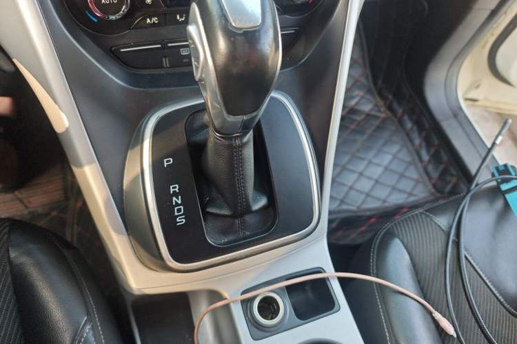 Used Ford Kuga 2015 1.5L GTDi Two-Wheel Drive Fashion Edition Gear Lever