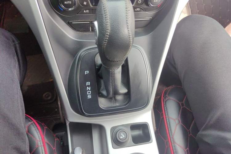 Used Ford Kuga 2015 1.5L GTDi Two-Wheel-Drive Comfort Model Gear Lever