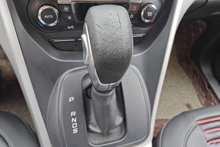 Used Ford Kuga 2015 1.5L GTDi Two-Wheel-Drive Comfort Model Gear Lever