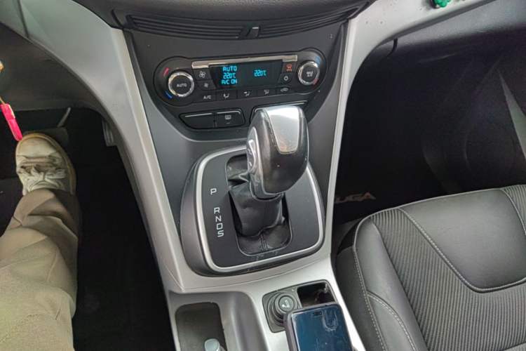 Used Ford Kuga 2015 1.5L GTDi Two-Wheel Drive Fashion Edition Gear Lever