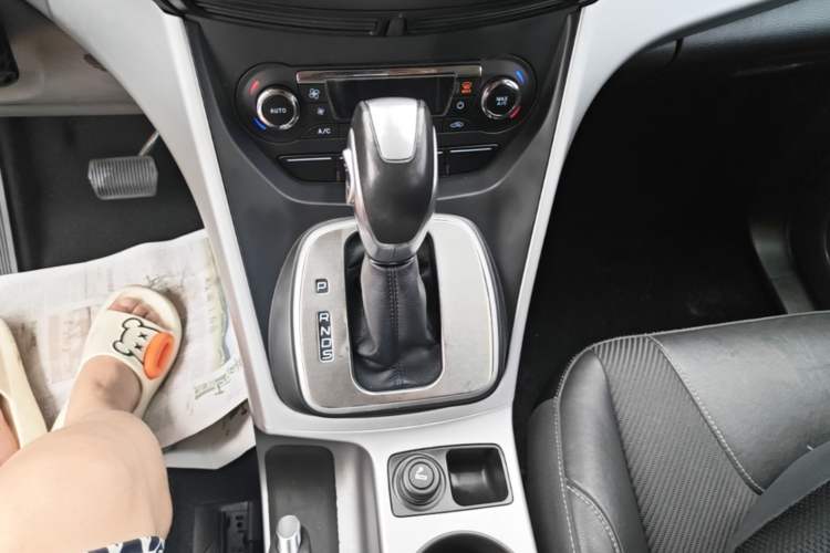 Used Ford Kuga 2015 1.5L GTDi Two-Wheel Drive Fashion Edition Gear Lever
