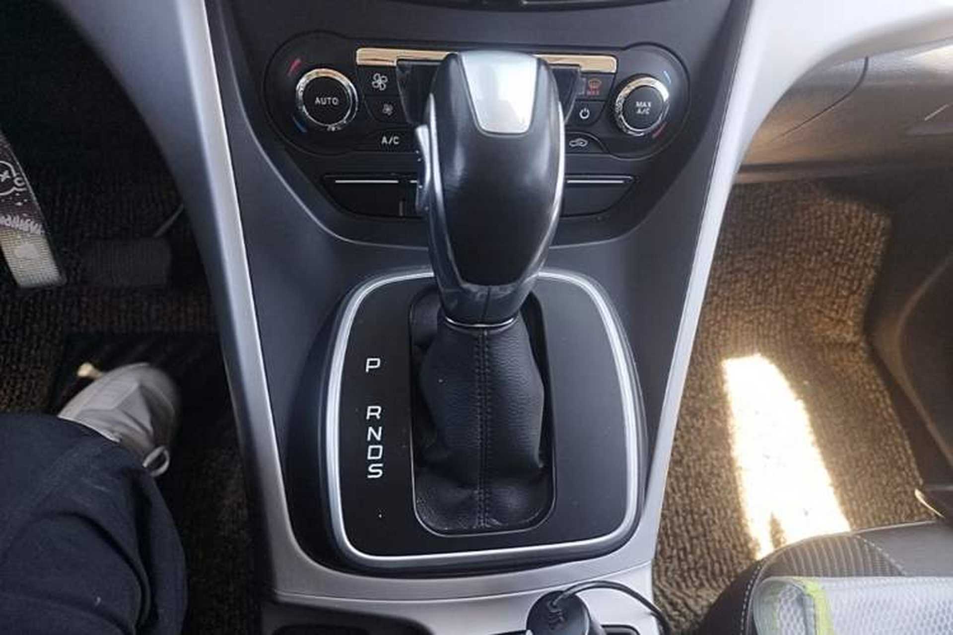 Used Ford Kuga 2015 1.5L GTDi Two-Wheel Drive Fashion Edition Gear Lever