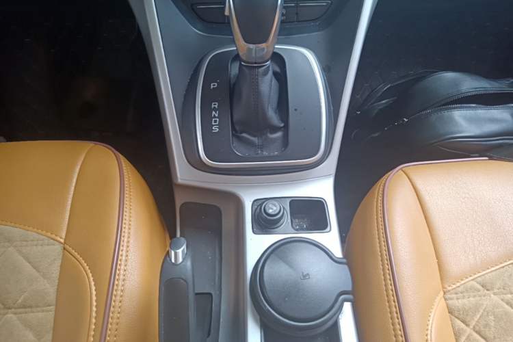 Used Ford Kuga 2015 1.5L GTDi Two-Wheel Drive Fashion Edition Gear Lever