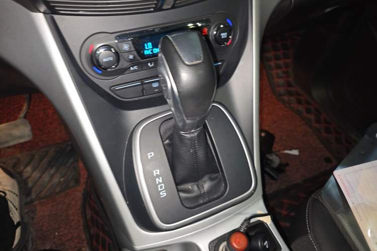 Used Ford Kuga 2015 1.5L GTDi Two-Wheel Drive Fashion Edition Gear Lever