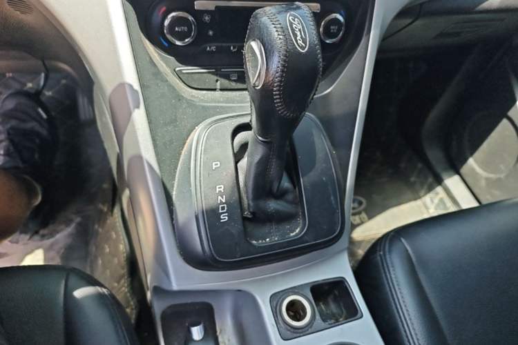 Used Ford Kuga 2015 1.5L GTDi Two-Wheel-Drive Comfort Model Gear Lever