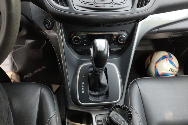 Used Ford Kuga 2015 2.0L GTDi Four-Wheel Drive Elite Model Gear Lever
