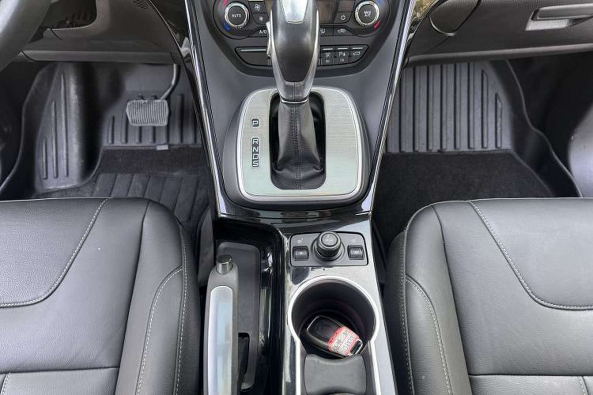 Used Ford Kuga 2015 2.0L GTDi Four-Wheel-Drive Sport Model Gear Lever