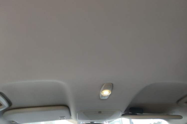 Used Ford Kuga 2015 1.5L GTDi Two-Wheel-Drive Comfort Model Headliner