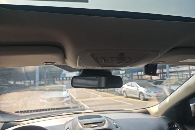 Used Ford Kuga 2015 2.0L GTDi Four-Wheel Drive Prestige Model Headliner
