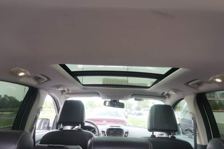 Used Ford Kuga 2015 2.0L GTDi Four-Wheel Drive Elite Model Headliner