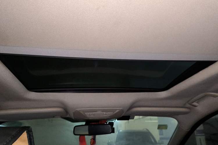 Used Ford Kuga 2015 1.5L GTDi Four-Wheel-Drive Elite Model Headliner
