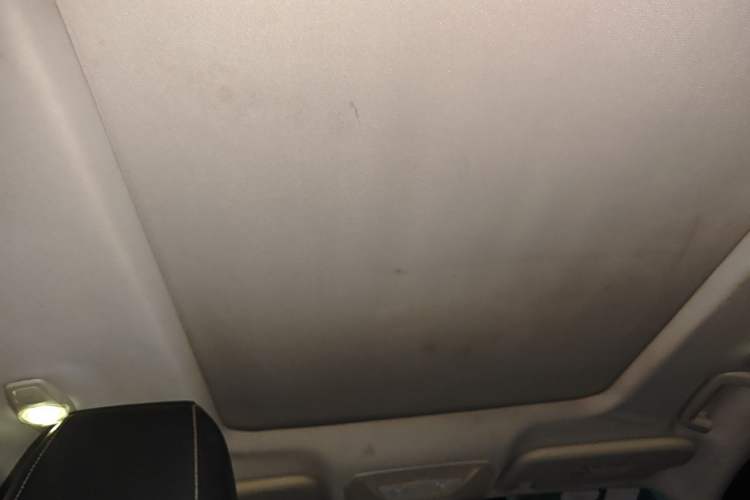 Used Ford Kuga 2015 1.5L GTDi Four-Wheel-Drive Elite Model Headliner