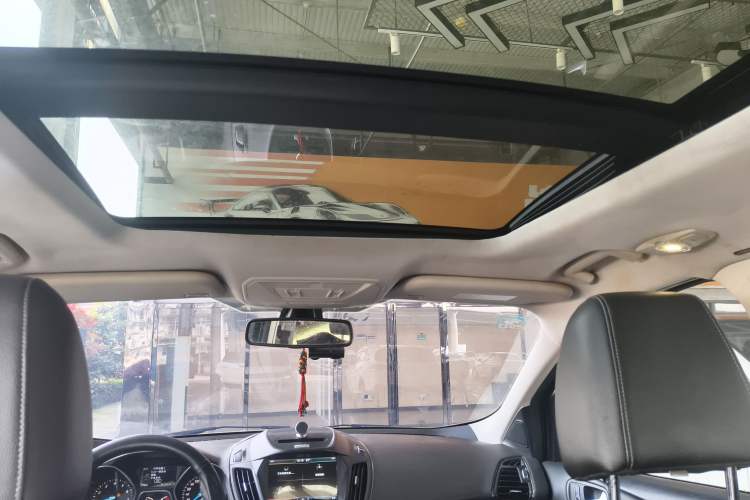 Used Ford Kuga 2015 1.5L GTDi Four-Wheel-Drive Elite Model Headliner