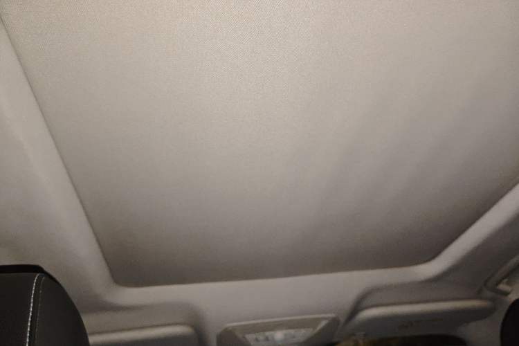 Used Ford Kuga 2015 2.0L GTDi Four-Wheel-Drive Sport Model Headliner