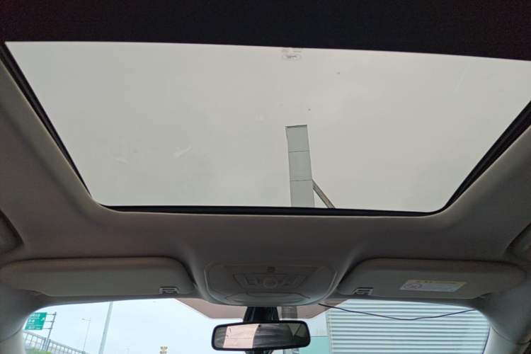 Used Ford Kuga 2015 2.0L GTDi Four-Wheel-Drive Sport Model Headliner