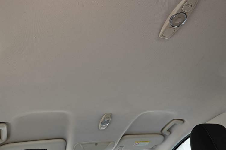 Used Ford Kuga 2015 1.5L GTDi Two-Wheel-Drive Comfort Model Headliner