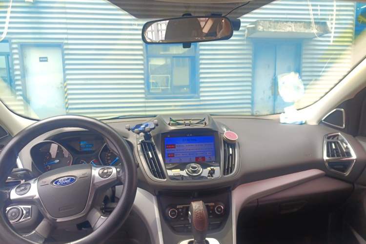 Used Ford Kuga 2015 1.5L GTDi Two-Wheel-Drive Comfort Model Headliner