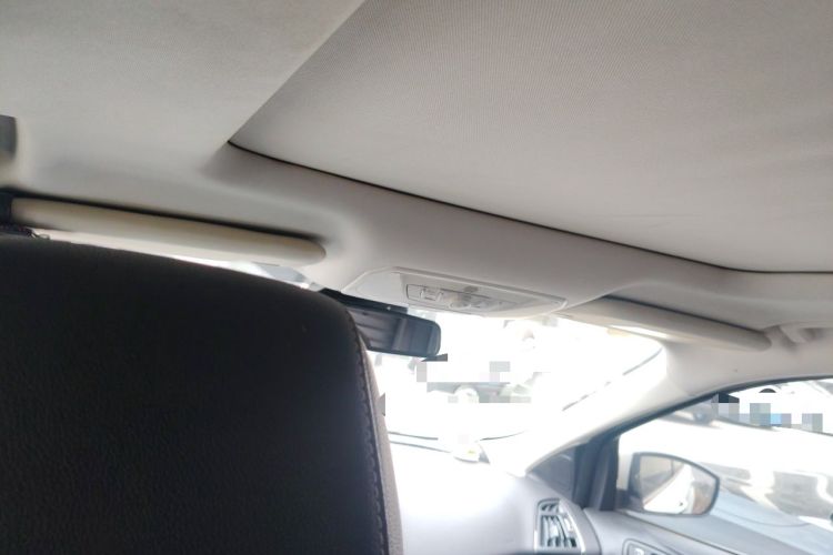Used Ford Kuga 2015 2.0L GTDi Four-Wheel-Drive Sport Model Headliner