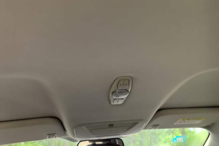 Used Ford Kuga 2015 1.5L GTDi Two-Wheel-Drive Comfort Model Headliner