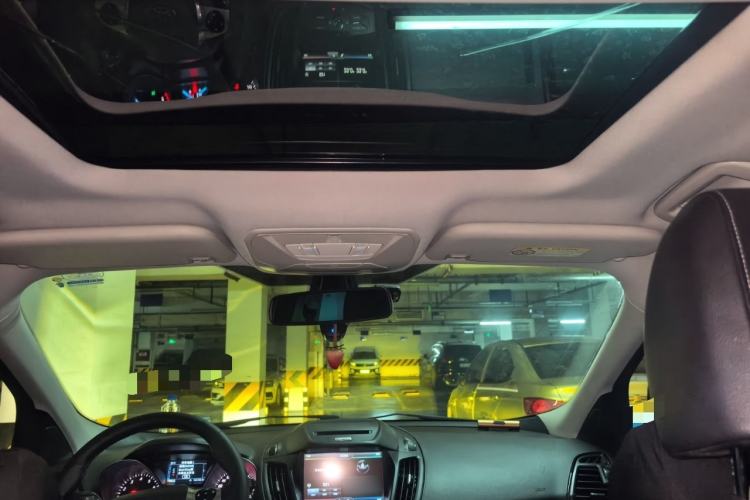Used Ford Kuga 2015 1.5L GTDi Four-Wheel-Drive Elite Model Headliner