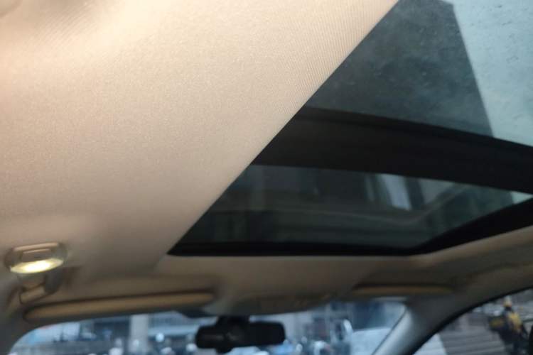 Used Ford Kuga 2015 2.0L GTDi Four-Wheel Drive Elite Model Headliner