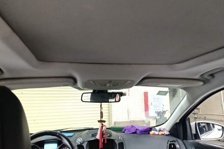 Used Ford Kuga 2015 2.0L GTDi Four-Wheel-Drive Sport Model Headliner