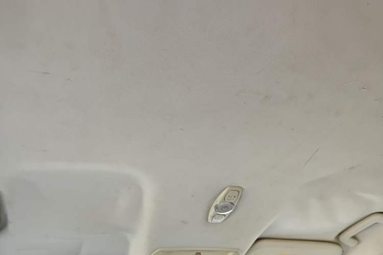 Used Ford Kuga 2015 1.5L GTDi Two-Wheel-Drive Comfort Model Headliner