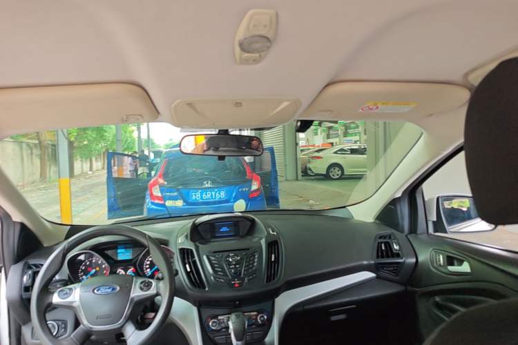 Used Ford Kuga 2015 1.5L GTDi Two-Wheel-Drive Comfort Model Headliner