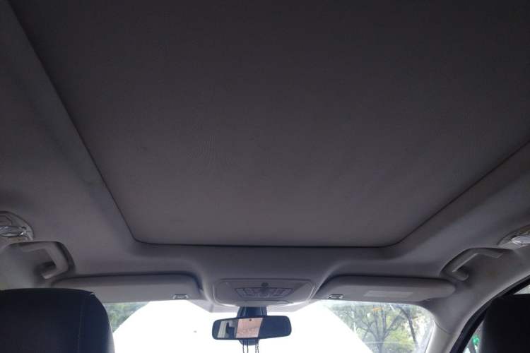 Used Ford Kuga 2015 2.0L GTDi Four-Wheel-Drive Sport Model Headliner