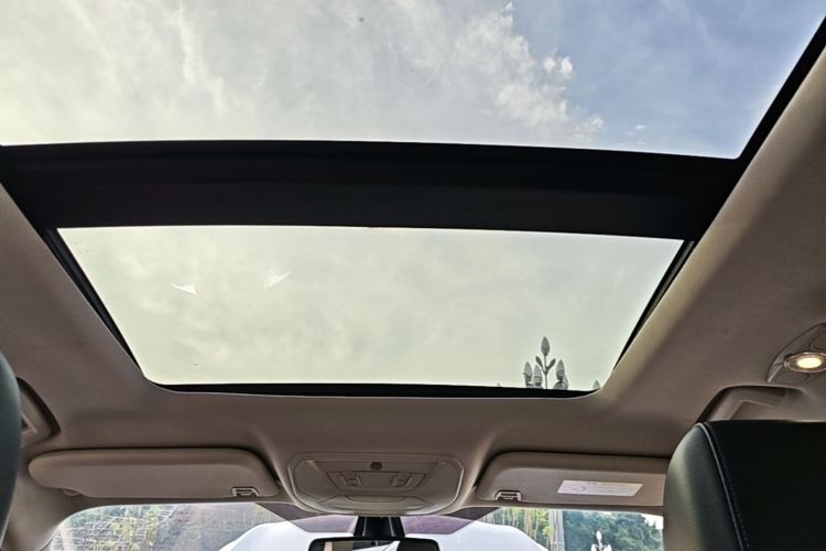 Used Ford Kuga 2015 1.5L GTDi Four-Wheel-Drive Elite Model Headliner