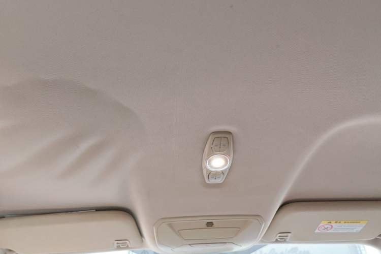 Used Ford Kuga 2015 1.5L GTDi Two-Wheel-Drive Comfort Model Headliner