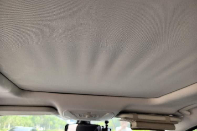 Used Ford Kuga 2015 2.0L GTDi Four-Wheel-Drive Sport Model Headliner