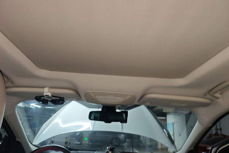 Used Ford Kuga 2015 1.5L GTDi Four-Wheel-Drive Elite Model Headliner