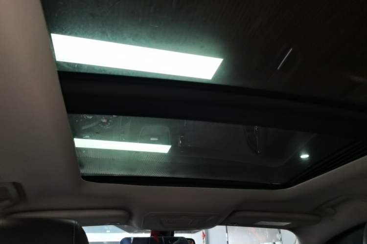 Used Ford Kuga 2015 2.0L GTDi Four-Wheel Drive Elite Model Headliner