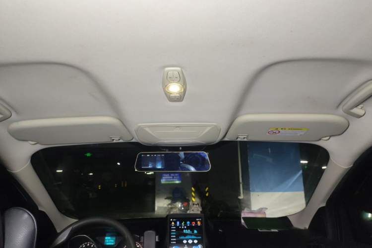 Used Ford Kuga 2015 1.5L GTDi Two-Wheel-Drive Comfort Model Headliner