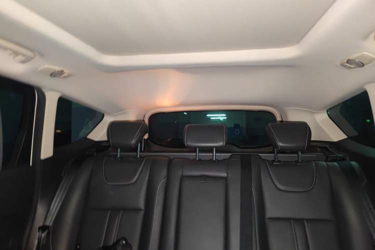 Used Ford Kuga 2015 2.0L GTDi Four-Wheel-Drive Sport Model Headliner